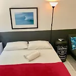 Jump In Bed Copacabana 3 - Estudio