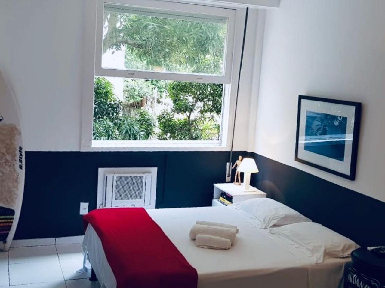 Jump In Bed Copacabana 3 - Estudio